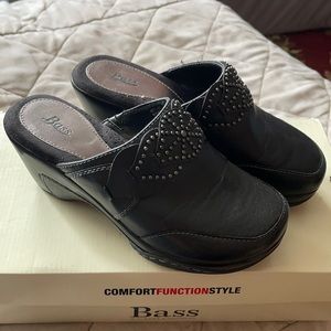 Bass Shoes Slip-on Wedges